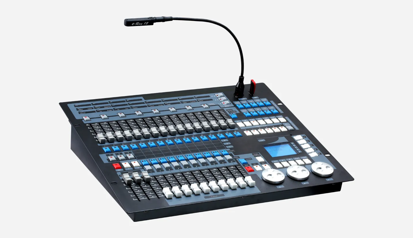 1024 Series Intelligent Lighting Control Console - 翻译中...