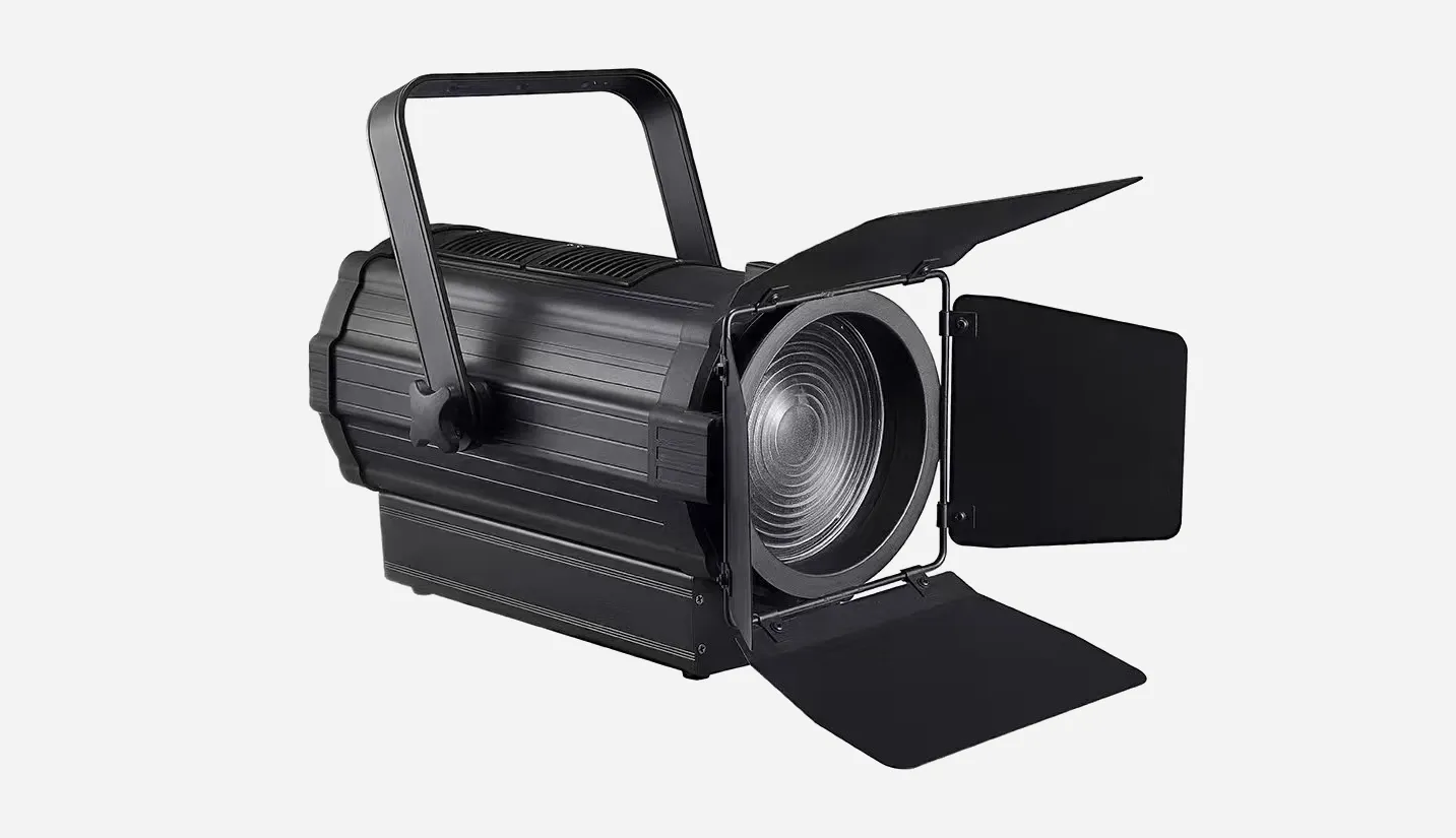 200 W Motorized Zoom Spotlight - 翻译中...
