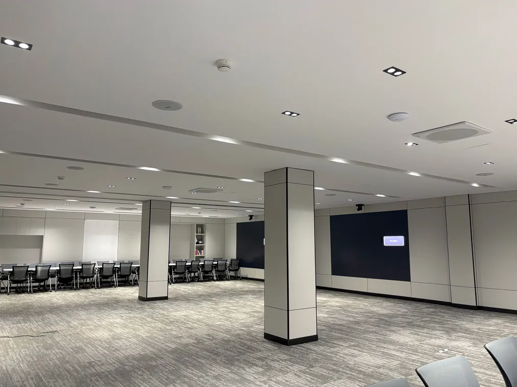 Intelligent AV Upgrade with Ceiling Array Microphone System for Basamh Group, Saudi Arabia - 翻译中...